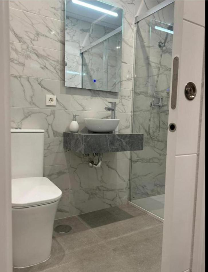 Hermoso Piso A 5 Minutos De La Estacion De Bus Y Tren Maria Zambrano Malaga Luaran gambar
